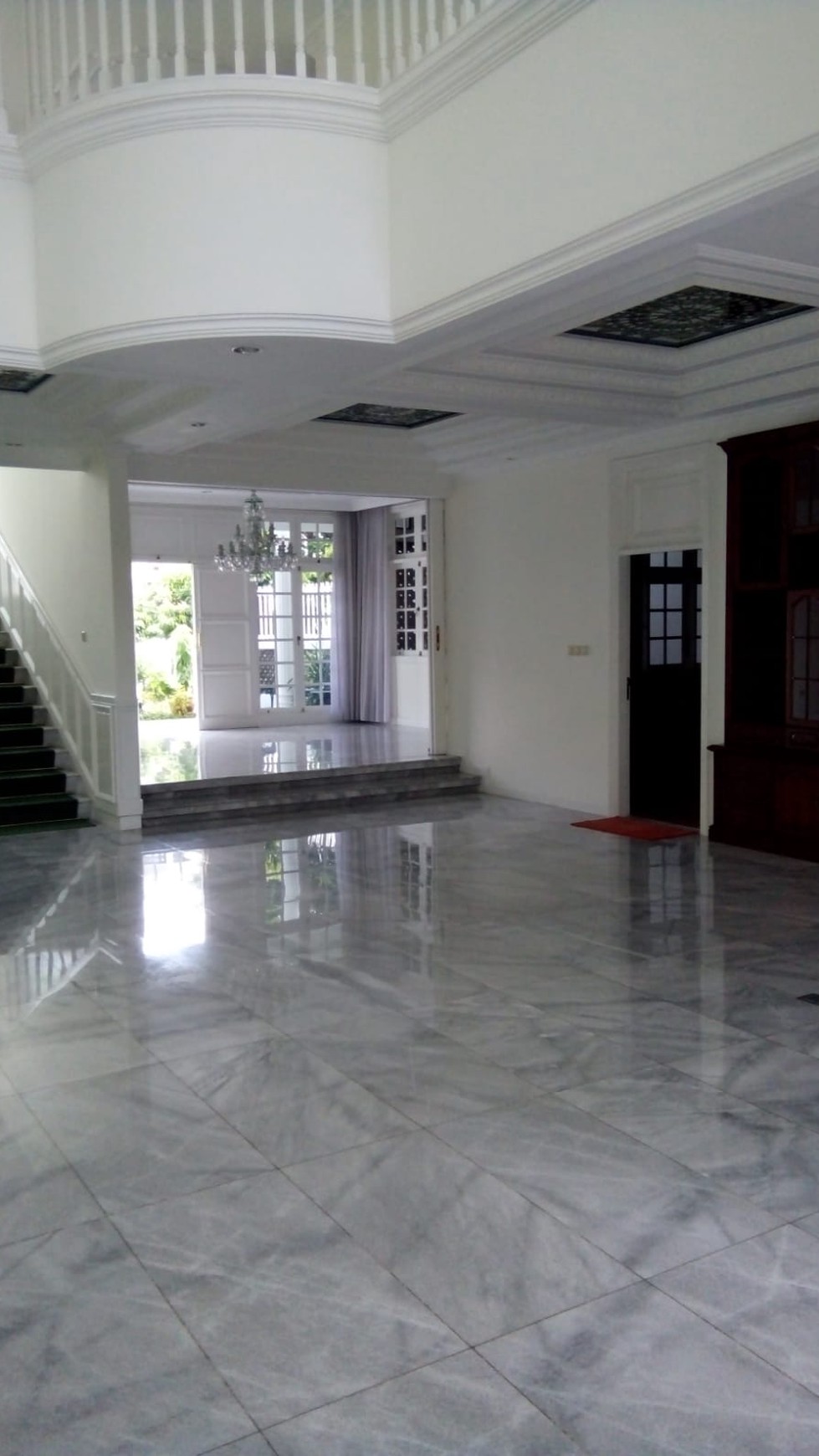 Luxury White House At Pondok Indah, South Jakarta 
