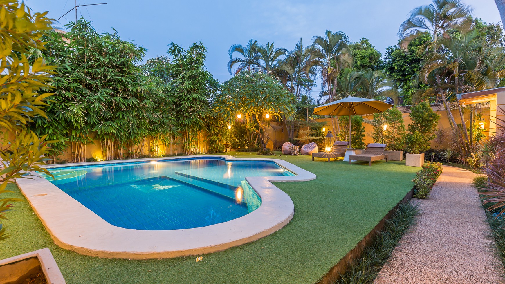 For Sale Leasehold - Nice  5  private villas  with pool close to the beach in area Legian