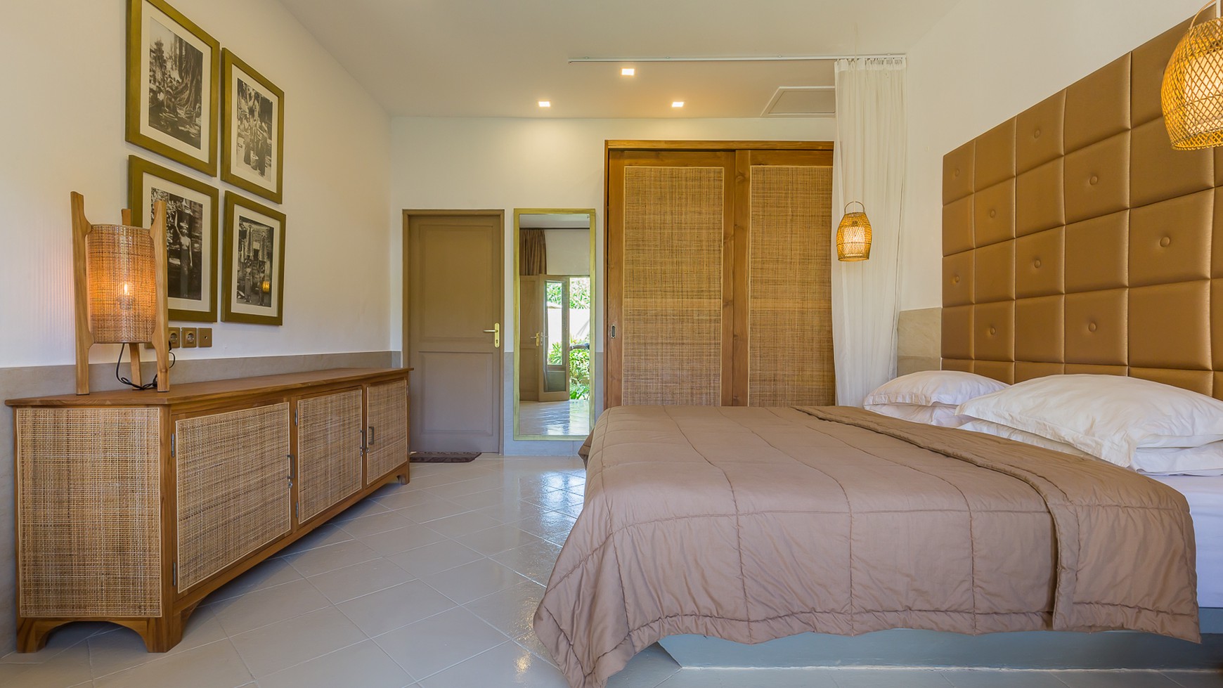 For Sale Leasehold - Nice  5  private villas  with pool close to the beach in area Legian