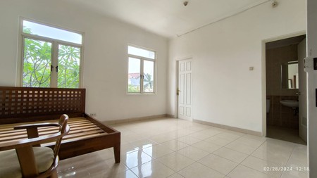 RUMAH DIJUAL JALAN PERMATA MEDITERANIA JAKARTA BARAT