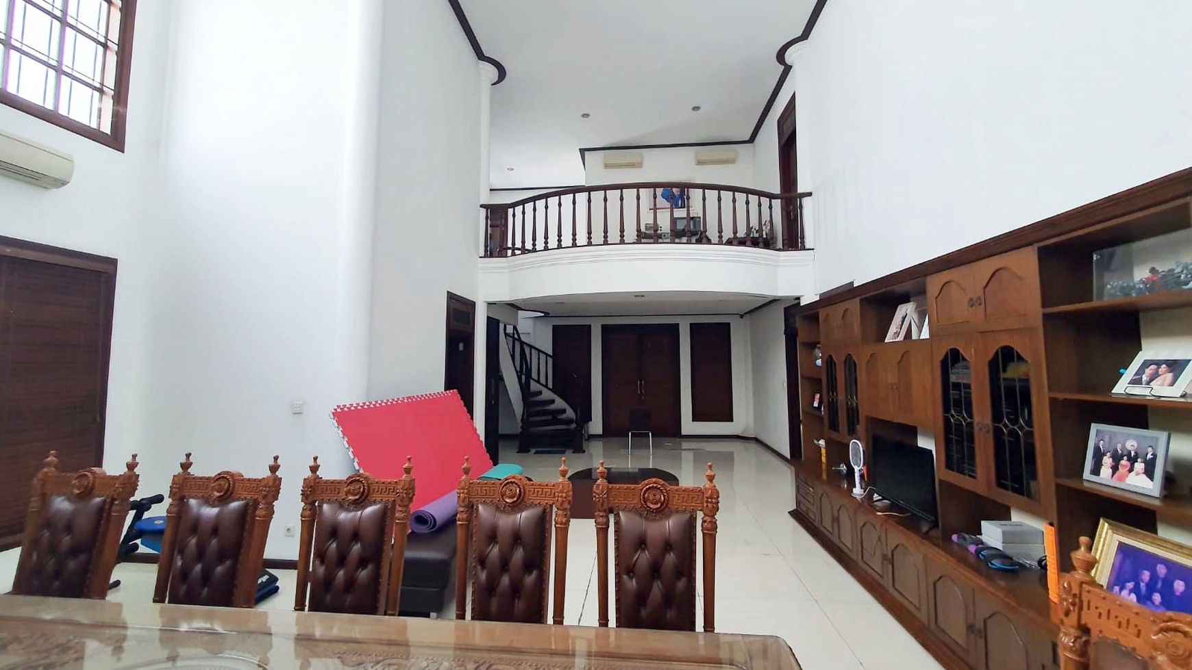 Rumah di Raya Dharmahusada Indah Surabaya Timur, Cocok untuk Resto & Kantor, Bisa untuk Disewakan juga !!