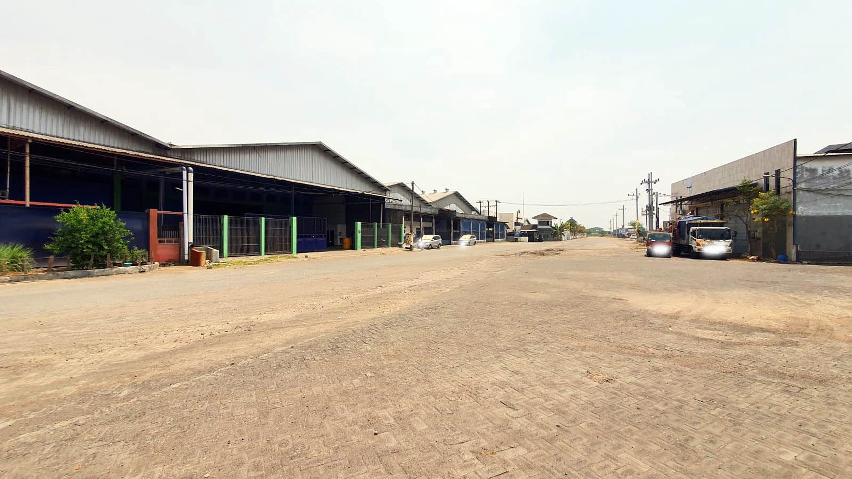 Gudang di Tambak Sawah Komplek Golden Sidoarjo, Hadap Timur, Area Komersial, Dekat Tol