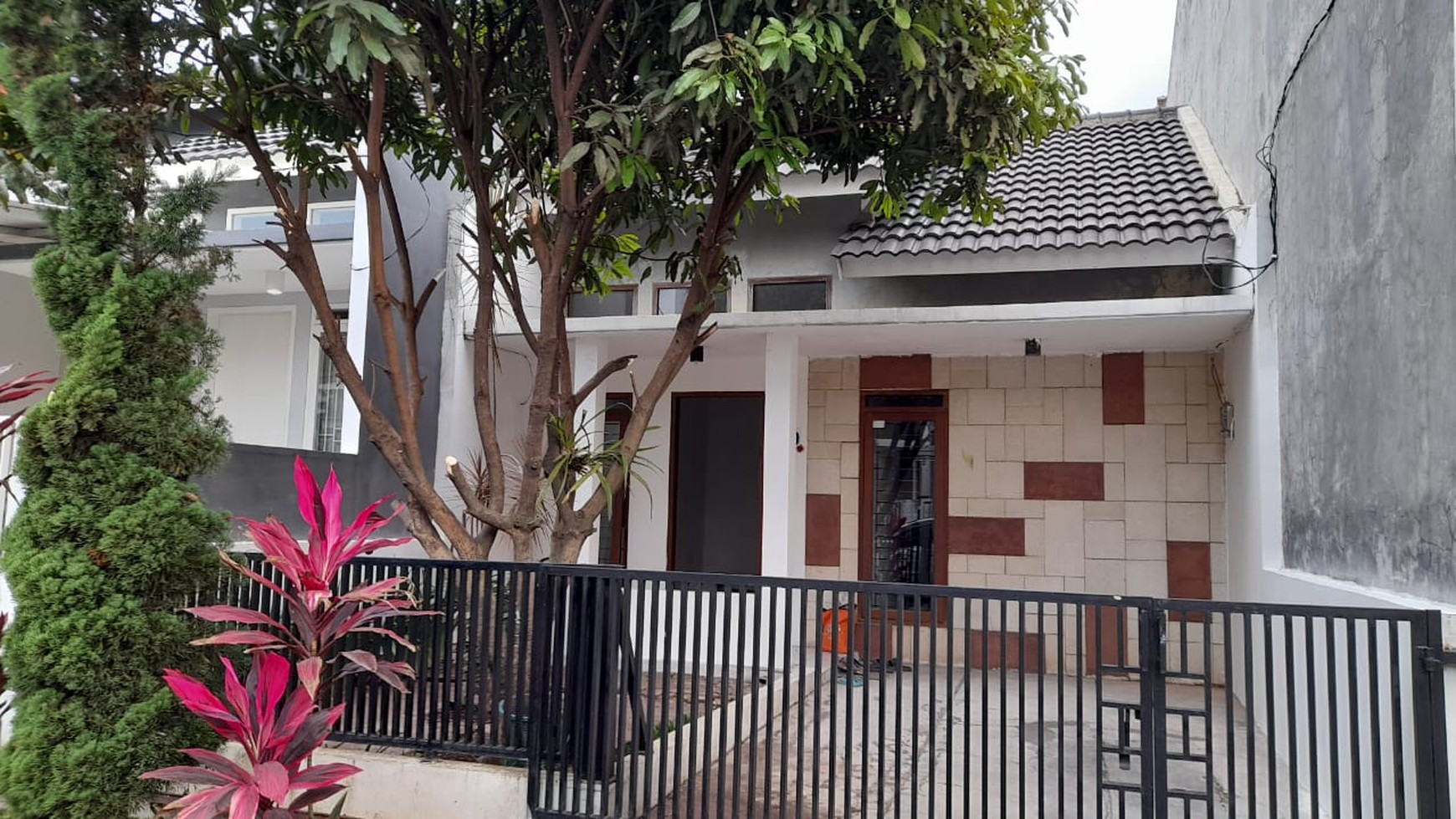 Rumah Minimalis Terawat di jl Cempaka Gedebage