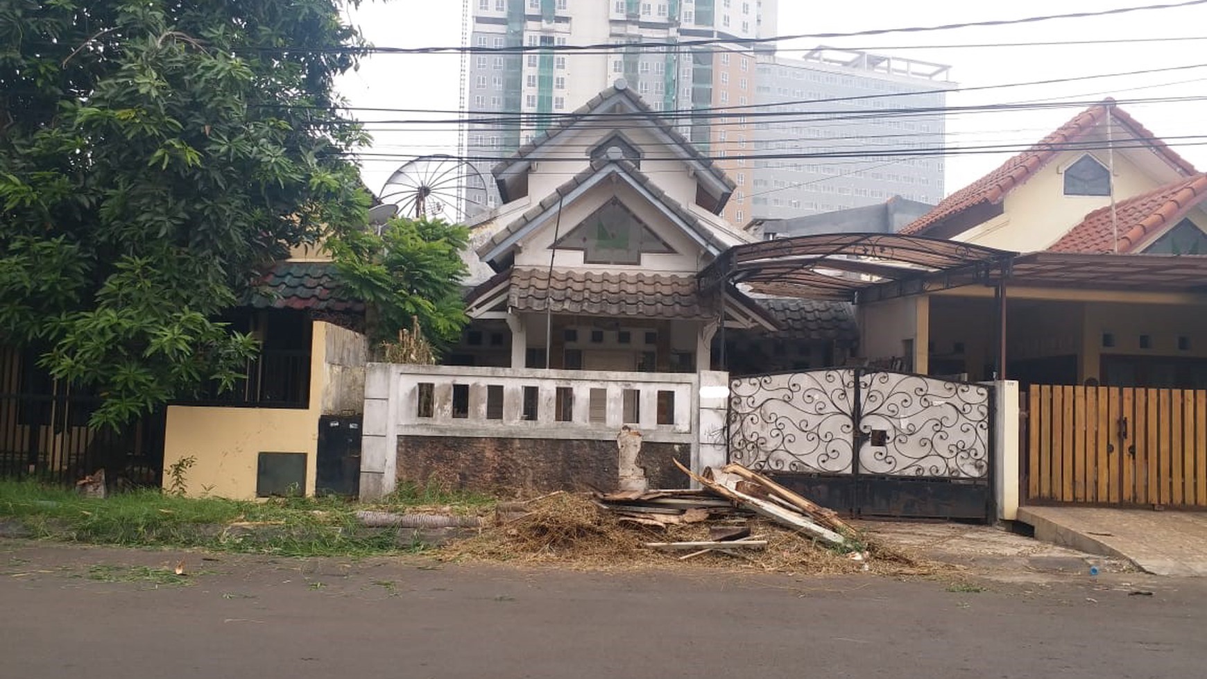 Rumah Lokasi Strategis, Hunian Nyaman dan Asri dekat Bintaro Jaya