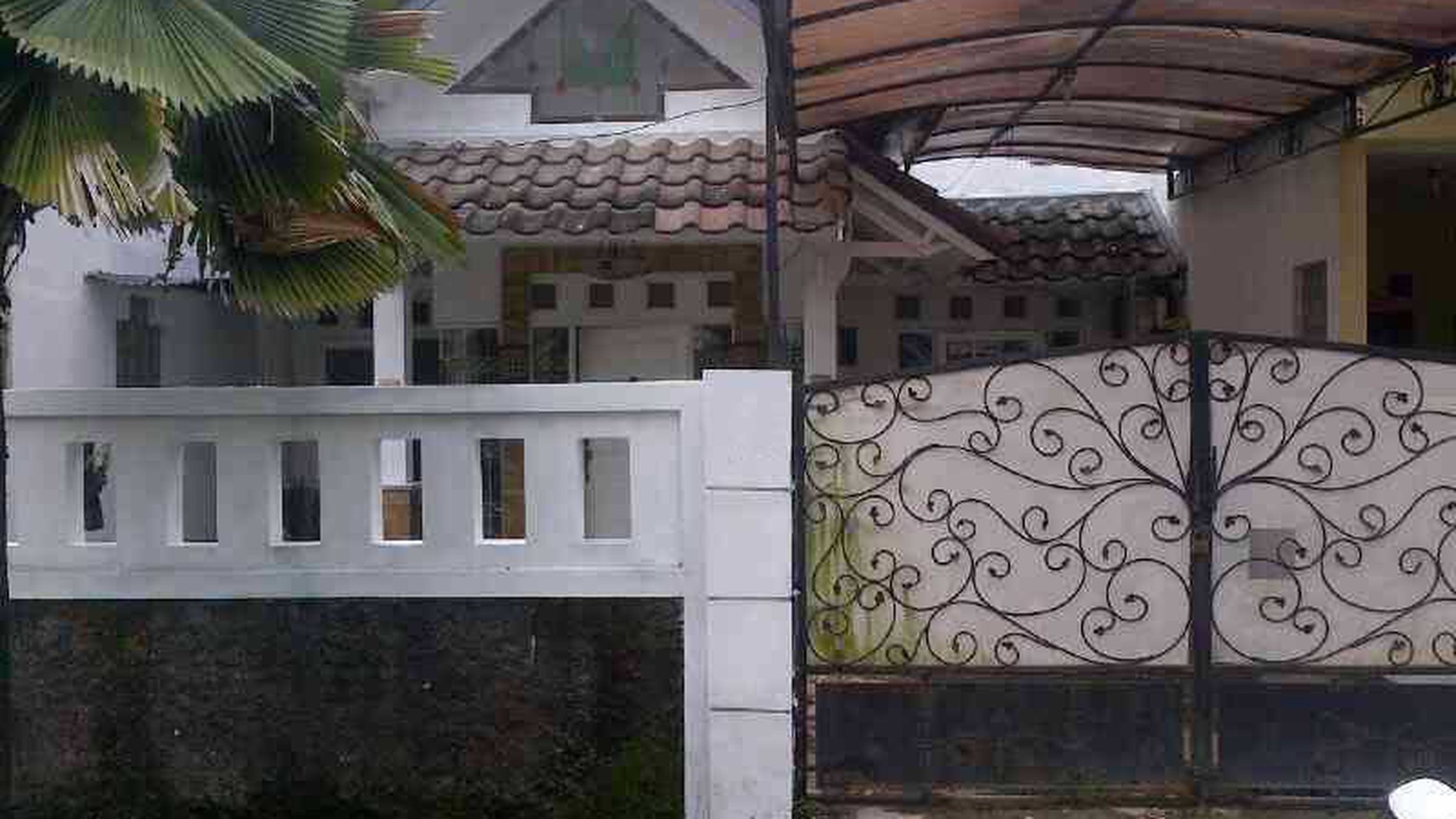 Rumah Lokasi Strategis, Hunian Nyaman dan Asri dekat Bintaro Jaya.