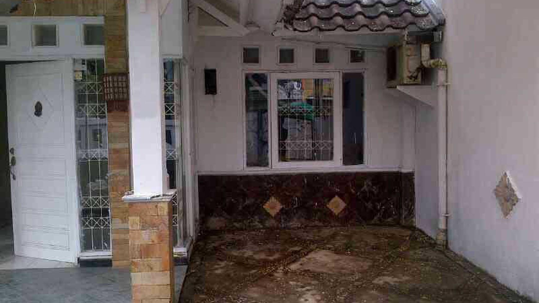 Rumah Lokasi Strategis, Hunian Nyaman dan Asri dekat Bintaro Jaya.