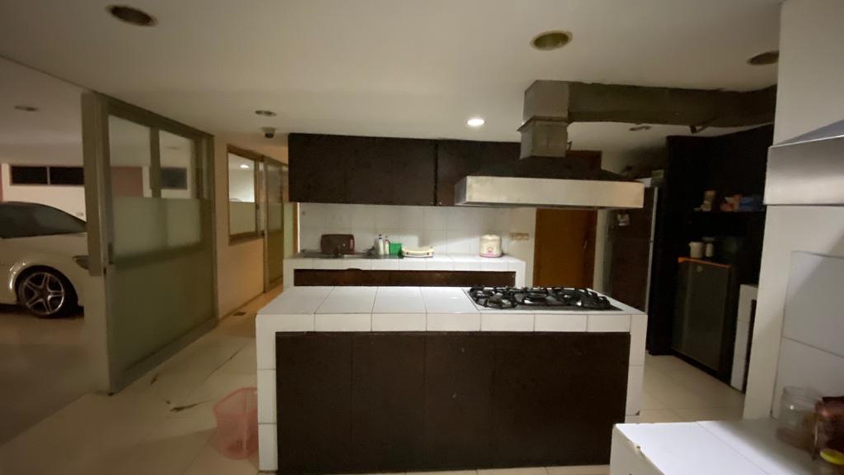 Rumah modern design fully furnished di hangtuah, jakarta selatan