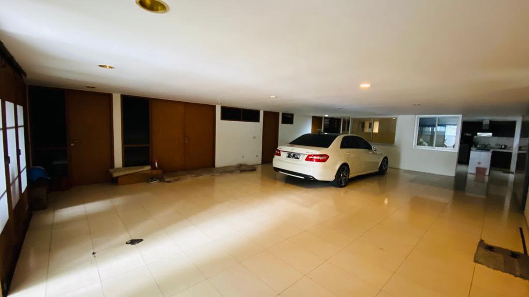 Rumah modern design fully furnished di hangtuah, jakarta selatan