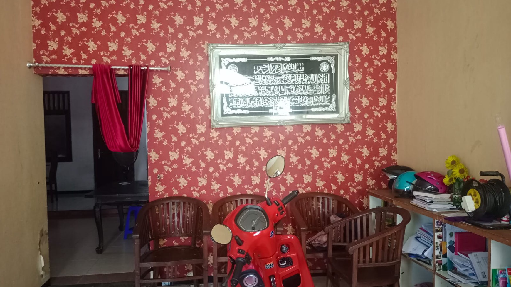 Rumah Jalan Kemlaten - Kedurus - Karangpilang Surabaya Barat Dekat Raya Wiyung , Akses Tol Gunungsari