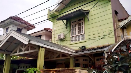 Rumah 2 Lantai, Rapih siap huni di Bintaro