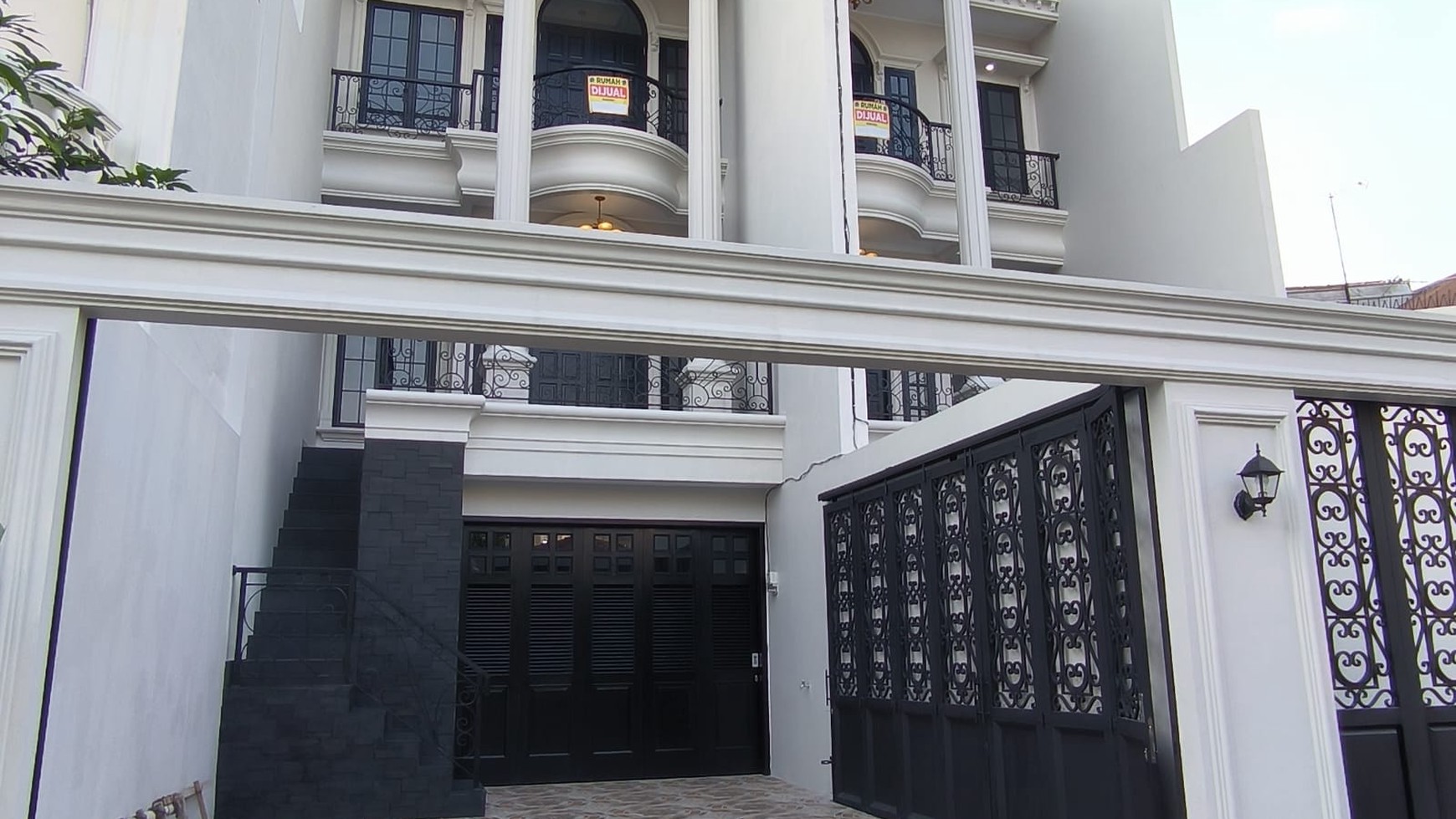 Dijual Rumah Baru Eropa Classik di Jati Padang