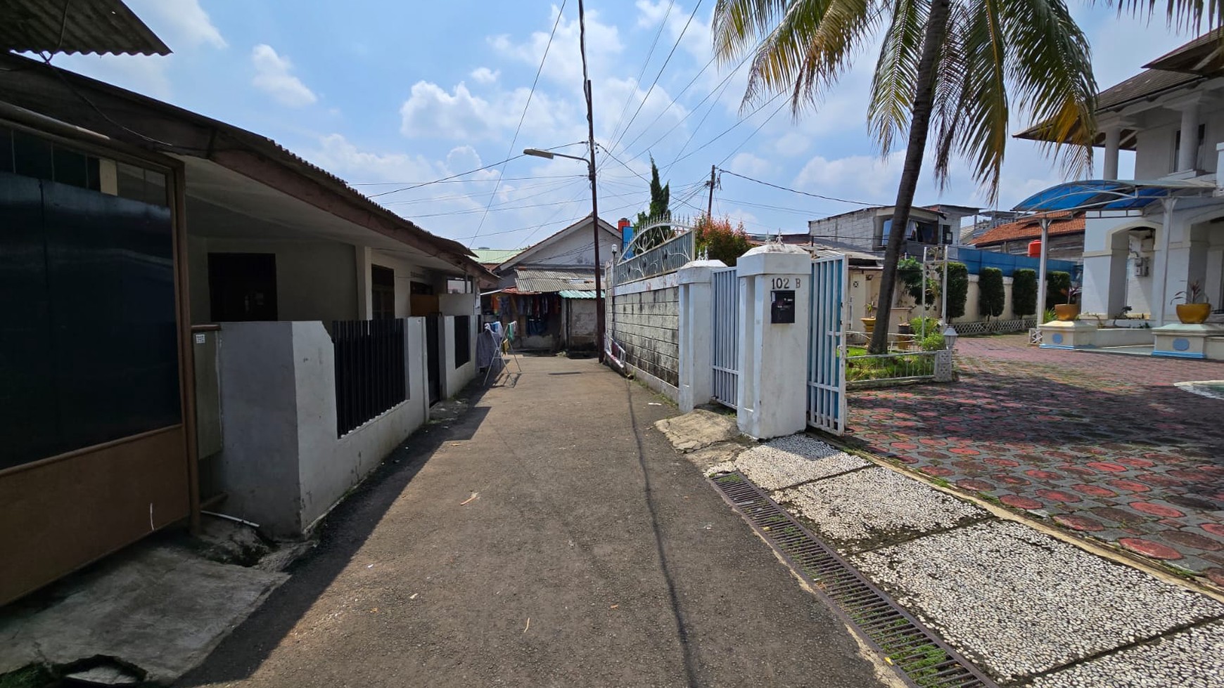 Rumah Bagsu Halaman Luas Di Jl Pertanian Lebak Bulus