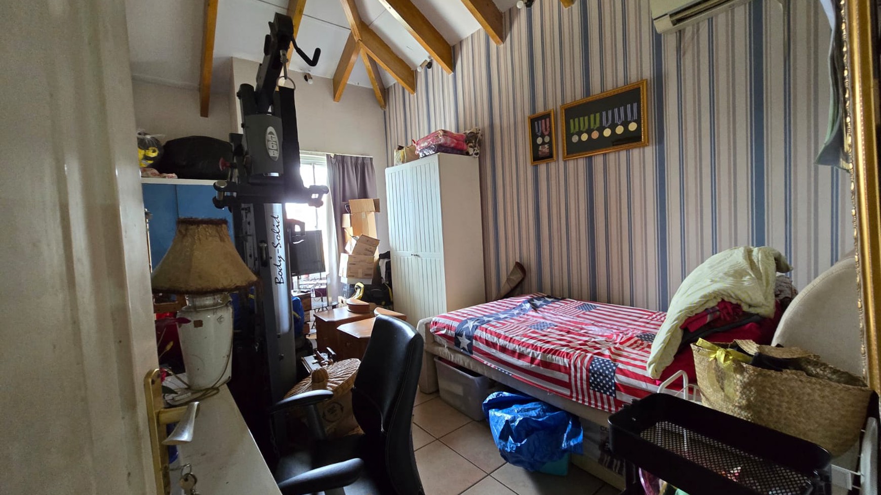 Rumah Bagsu Halaman Luas Di Jl Pertanian Lebak Bulus