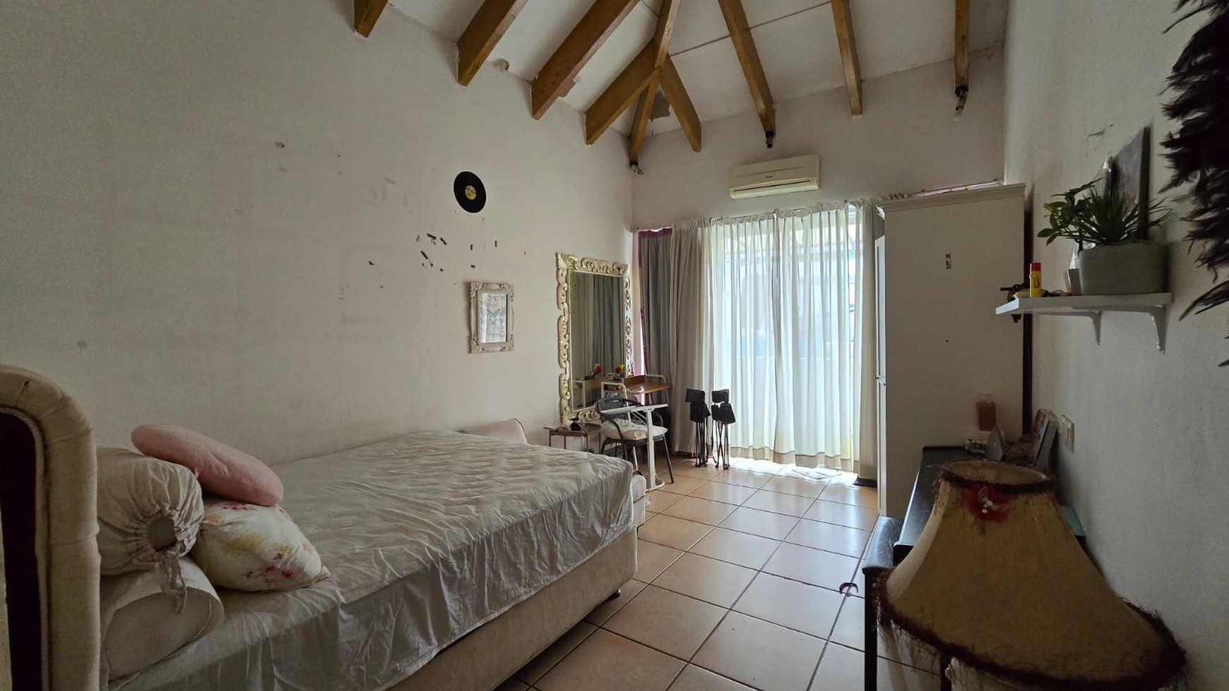 Rumah Bagsu Halaman Luas Di Jl Pertanian Lebak Bulus