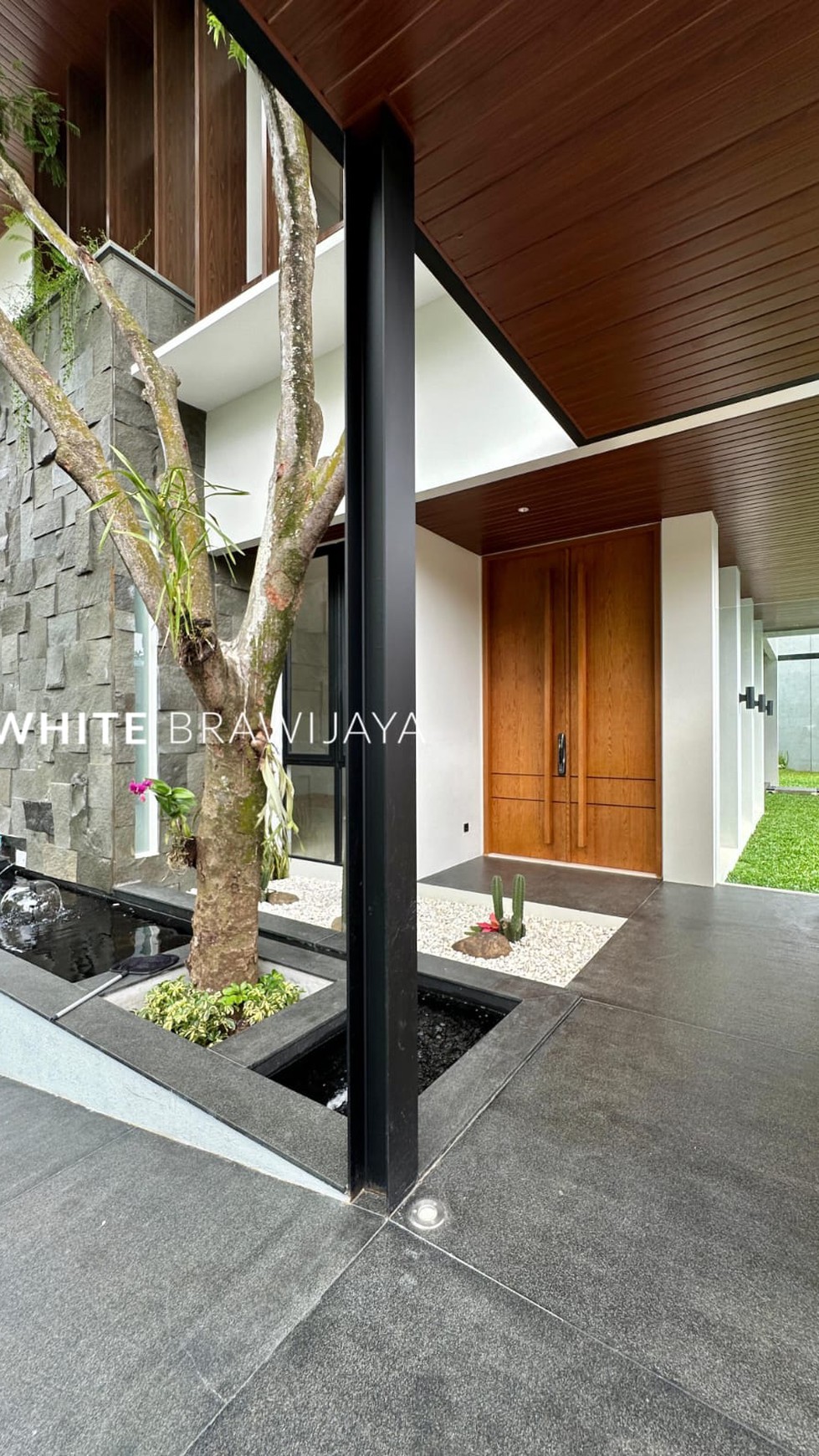 Brand New Luxurious And Comfortable House Strategic Location In Kemang 