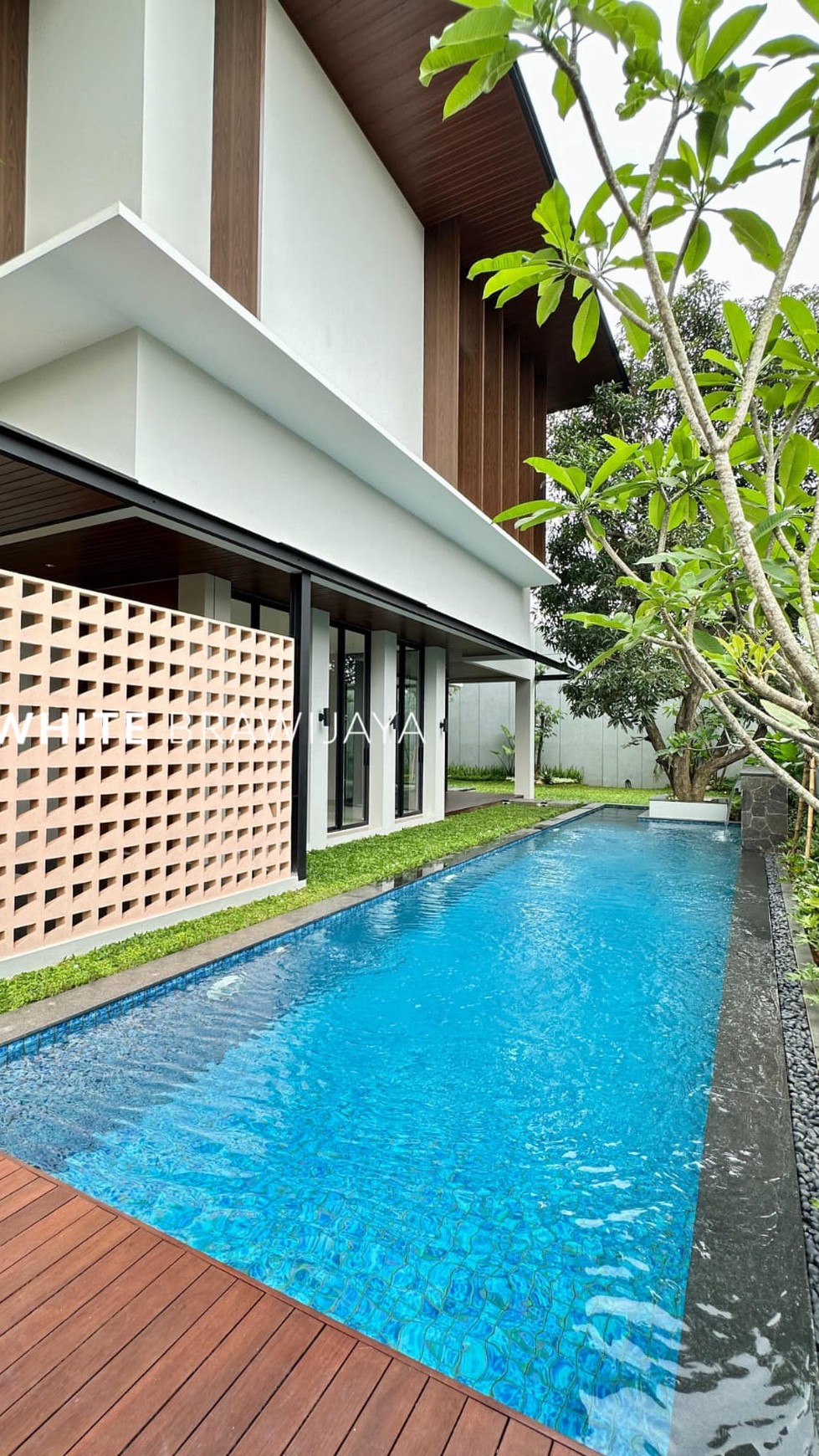 Brand New Luxurious And Comfortable House Strategic Location In Kemang 