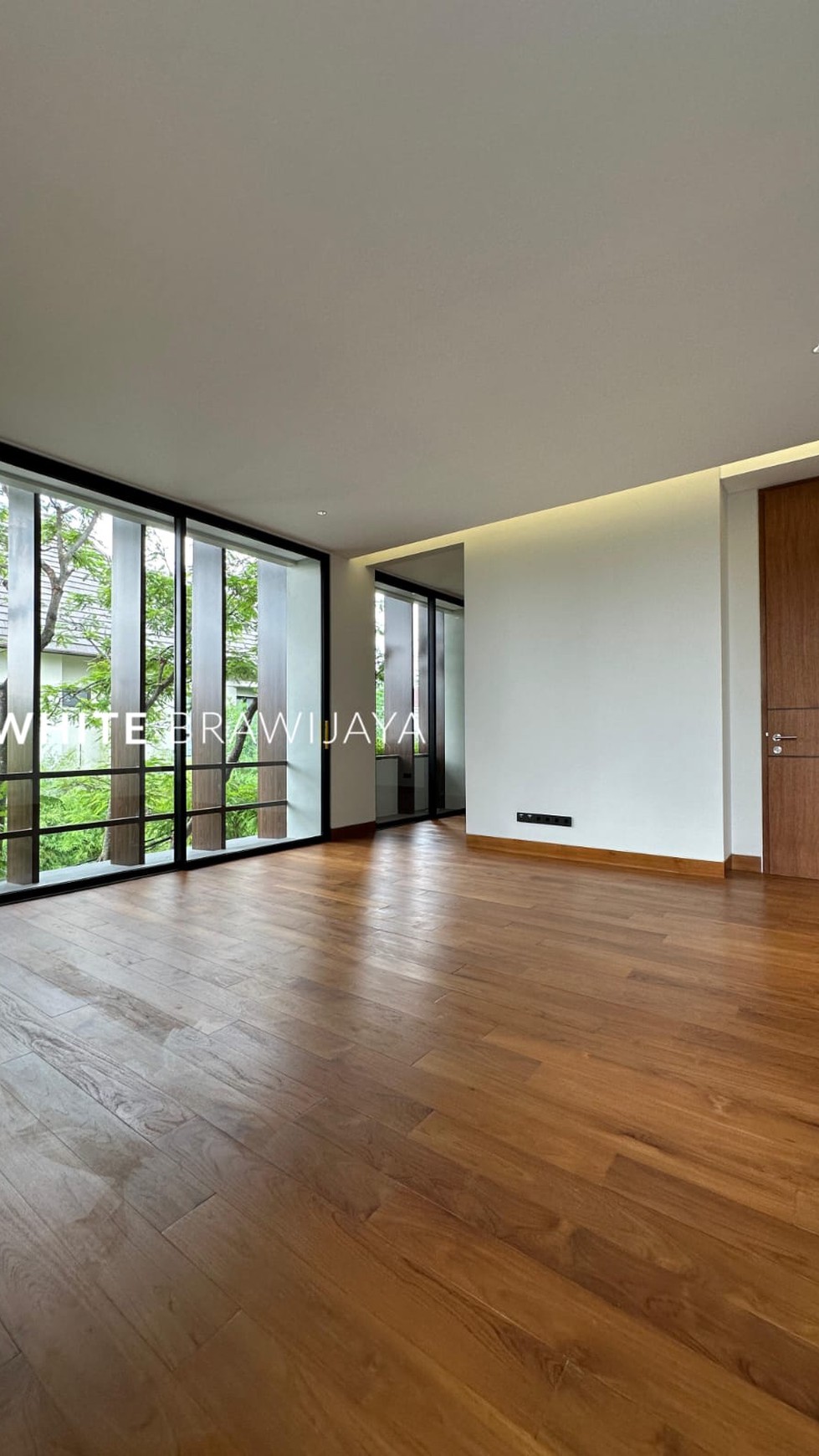 Brand New Luxurious And Comfortable House Strategic Location In Kemang 