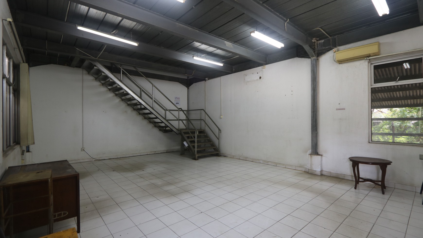 DIJUAL PABRIK & GUDANG SIAP PAKAI DI KAWASAN INDUSTRI JABABEKA CIKARANG JAWA BARAT / Factory Plant & Warehouse in Jababeka FOR SALE