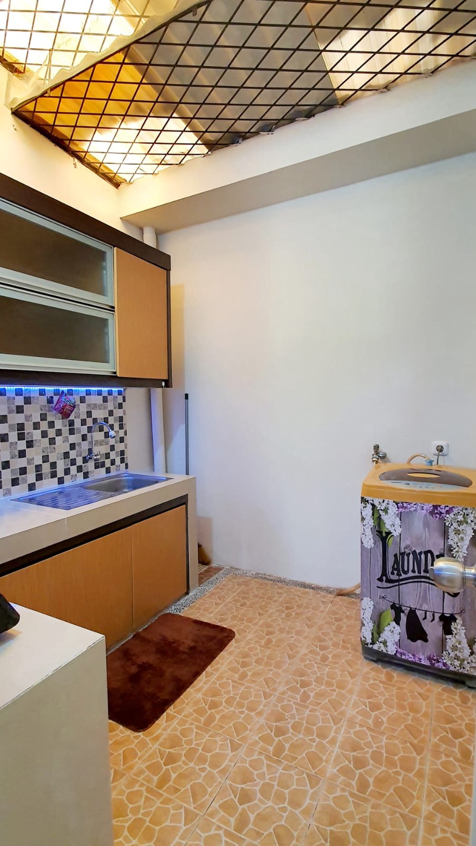 Disewakan murah townhouse di Taman Paris 1 - Lippo Karawaci Tangerang