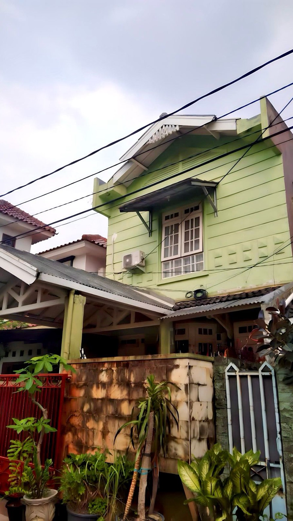 Rumah cakep 2 Lantai, lokasi strategis di Cucur Bintaro Sektor 4