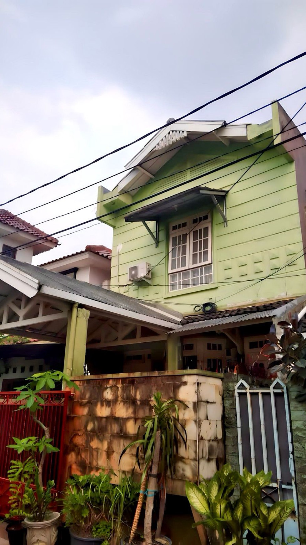 Rumah cakep 2 Lantai, lokasi strategis di Cucur Bintaro Sektor 4.