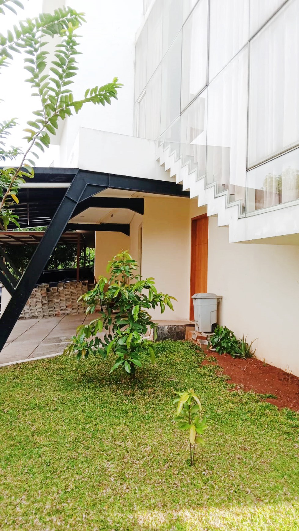 Rumah Bagus Di Meruya Residence, Jl Gunung Krakatau Jakarta Barat