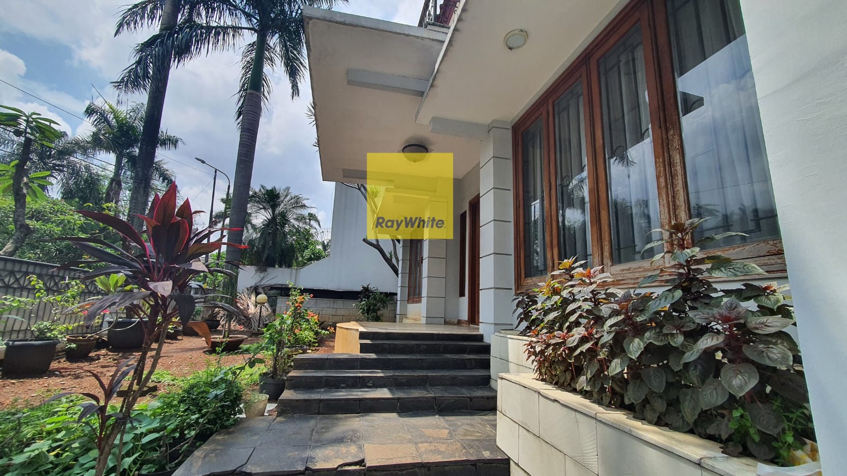 Rumah Siap Huni di Pondok Indah