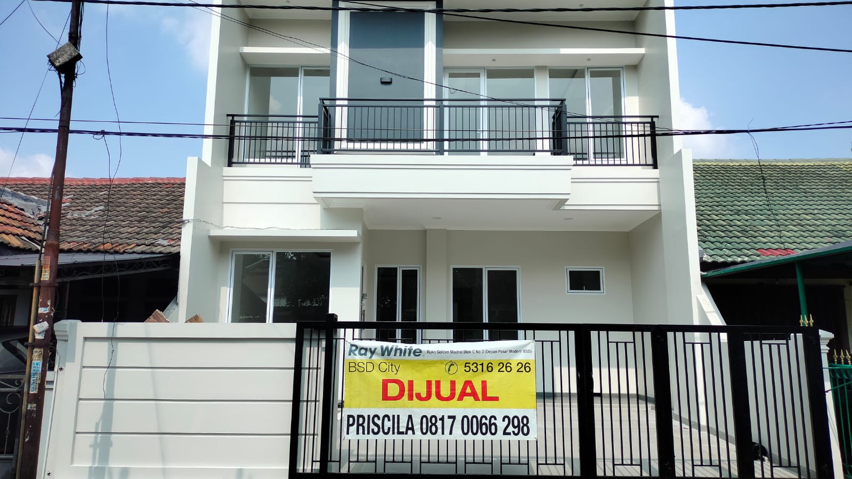 Rumah Griya Loka BSD gaya Classic Brand New, dekat Pasar Modern