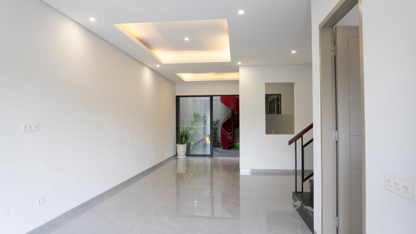 Dijual Rumah Baru Pakuwon City - San Antonio - Surabaya Timur - BONUS : SEMI Furnished Modern Baru