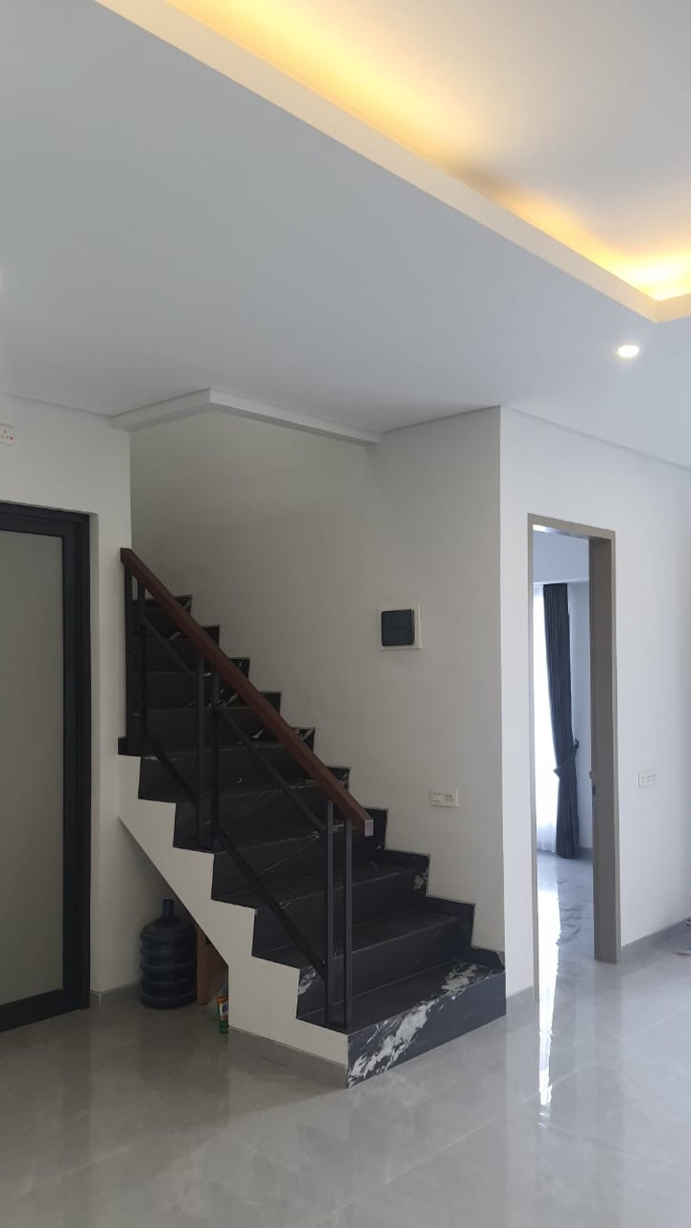 Dijual Rumah Baru Pakuwon City - San Antonio - Surabaya Timur - BONUS : SEMI Furnished Modern Baru