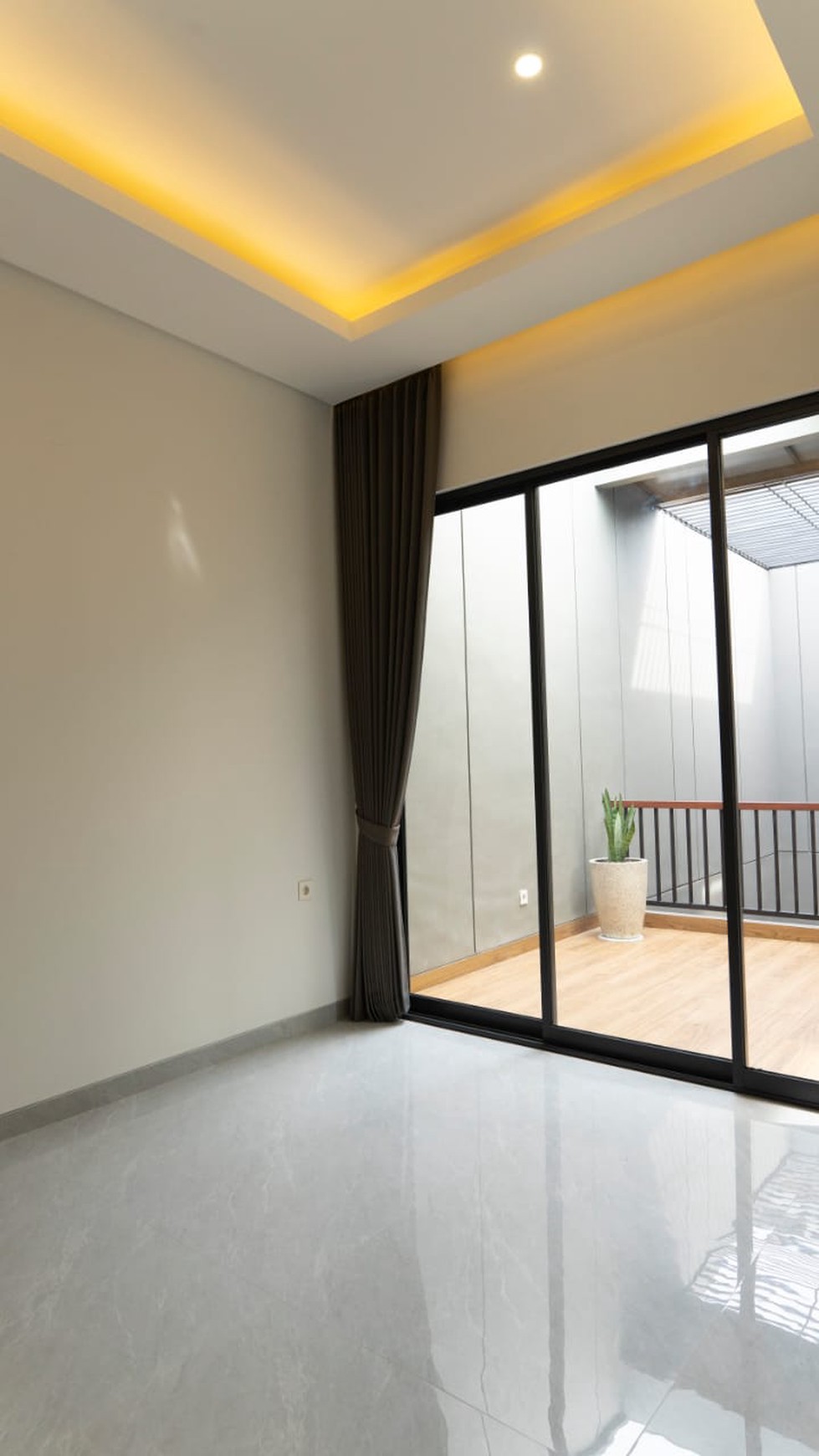 Dijual Rumah Baru Pakuwon City - San Antonio - Surabaya Timur - BONUS : SEMI Furnished Modern Baru