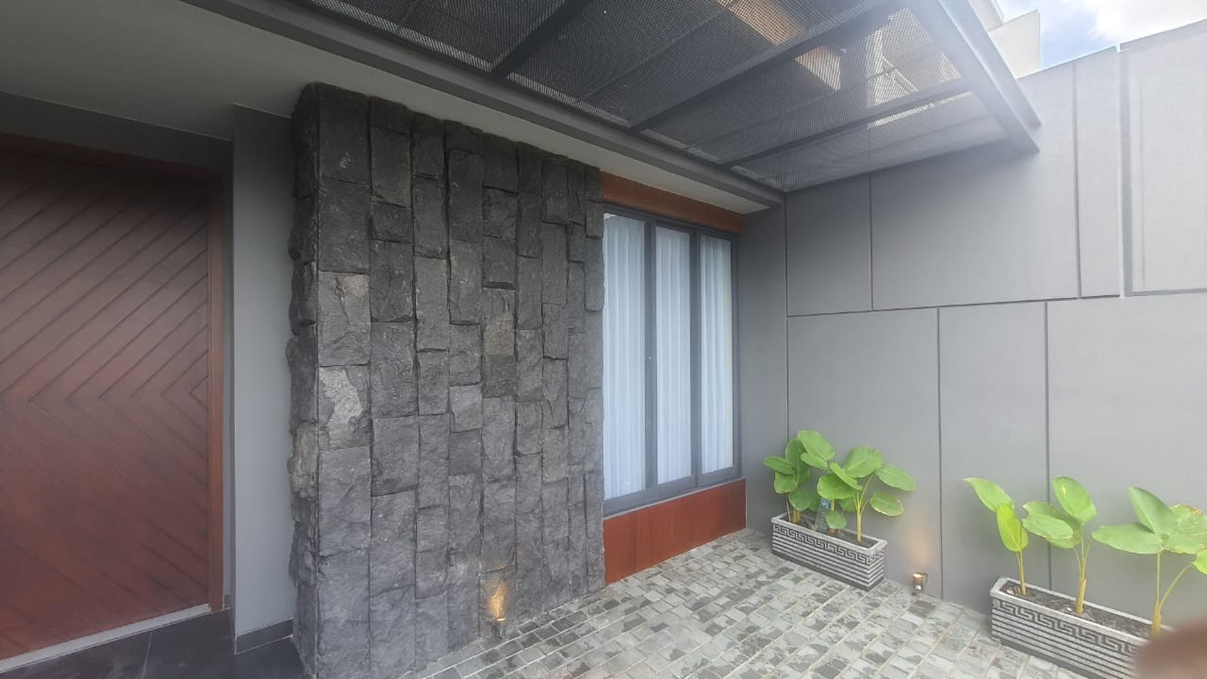 Dijual Rumah Baru Pakuwon City - San Antonio - Surabaya Timur - BONUS : SEMI Furnished Modern Baru