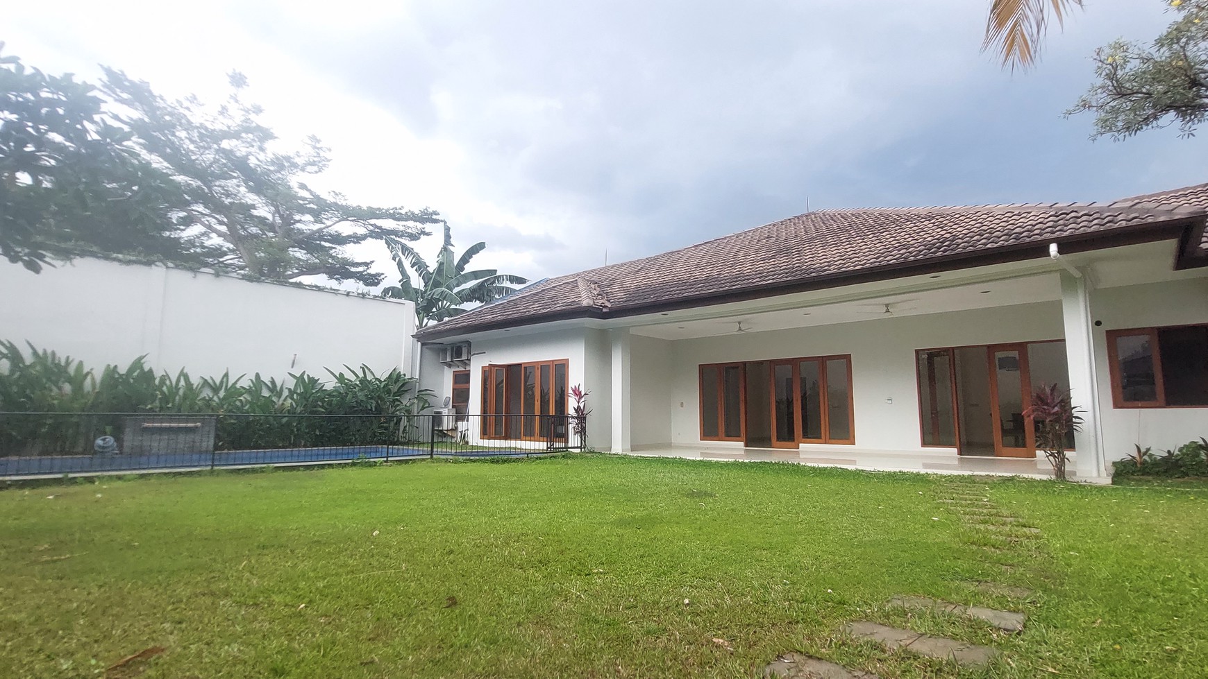 Comfortable House at Pejaten, suitable for expatriate residential