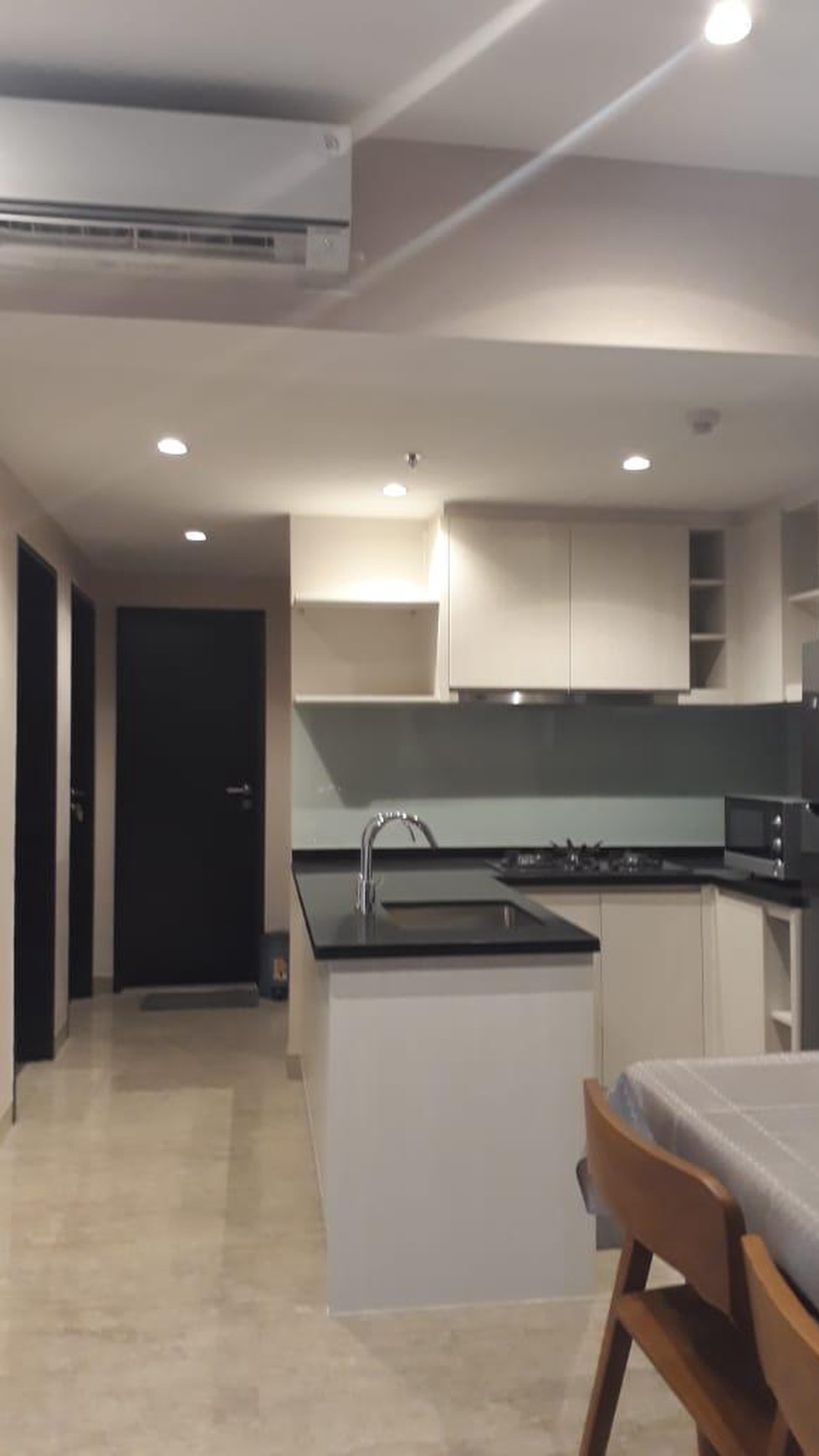 The Branz BSD apartemen 2 BR, full furnished, bagus rapih, fasilitas lengkap, depan Aeon Mall BSD, dekat aksess Toll. Tangerang Selatan.