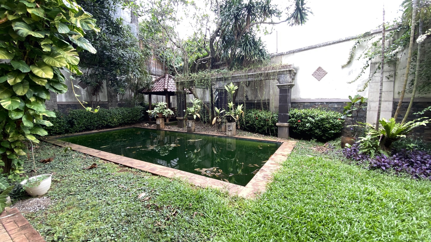 Big House with big backyard , kemang, jakarta selatan