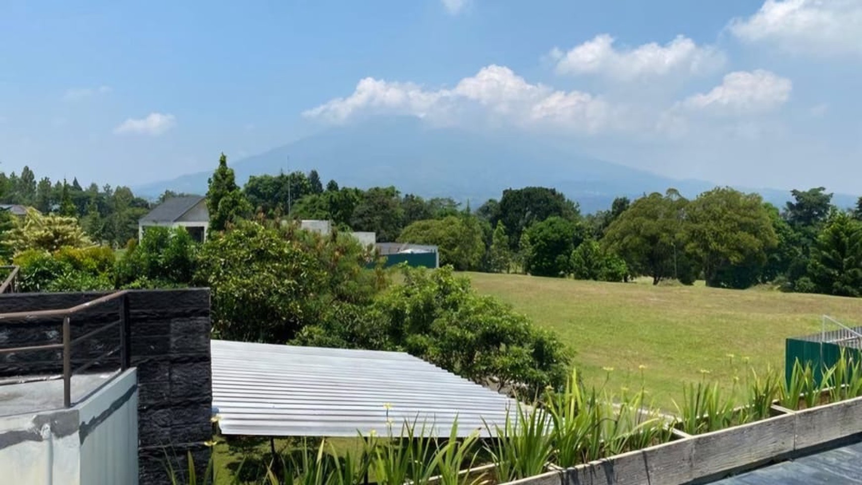 Rumah Cantik Hunian Asri dan Hunian Nyaman @Bogor Selatan