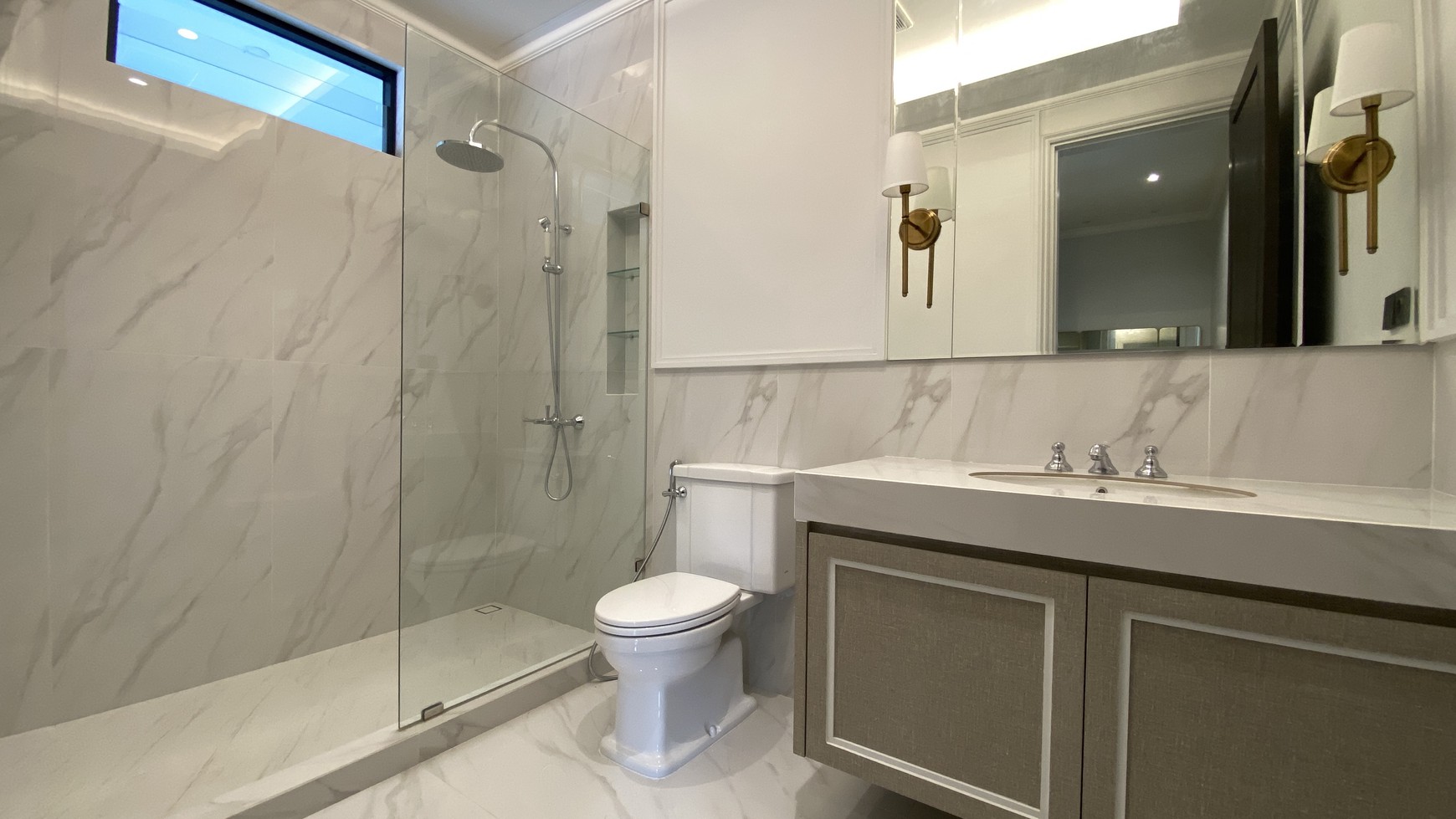 Rumah Hitung Tanah Area Cipete