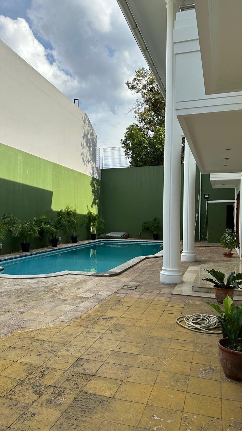 Rumah Hitung Tanah Area Cipete