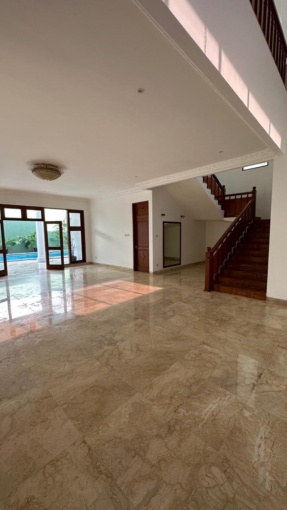 Rumah Hitung Tanah Area Cipete