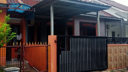 Rumah minimalis, siap huni, lokasi strategis di Cipadu Tangerang Selatan