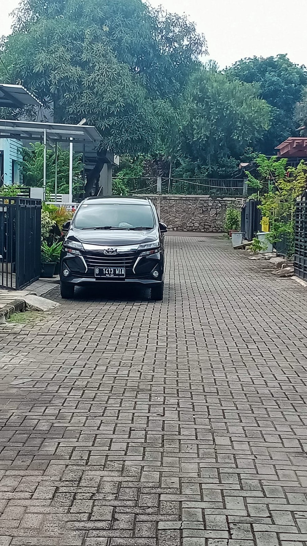 Rumah minimalis, siap huni, lokasi strategis di Cipadu Tangerang Selatan