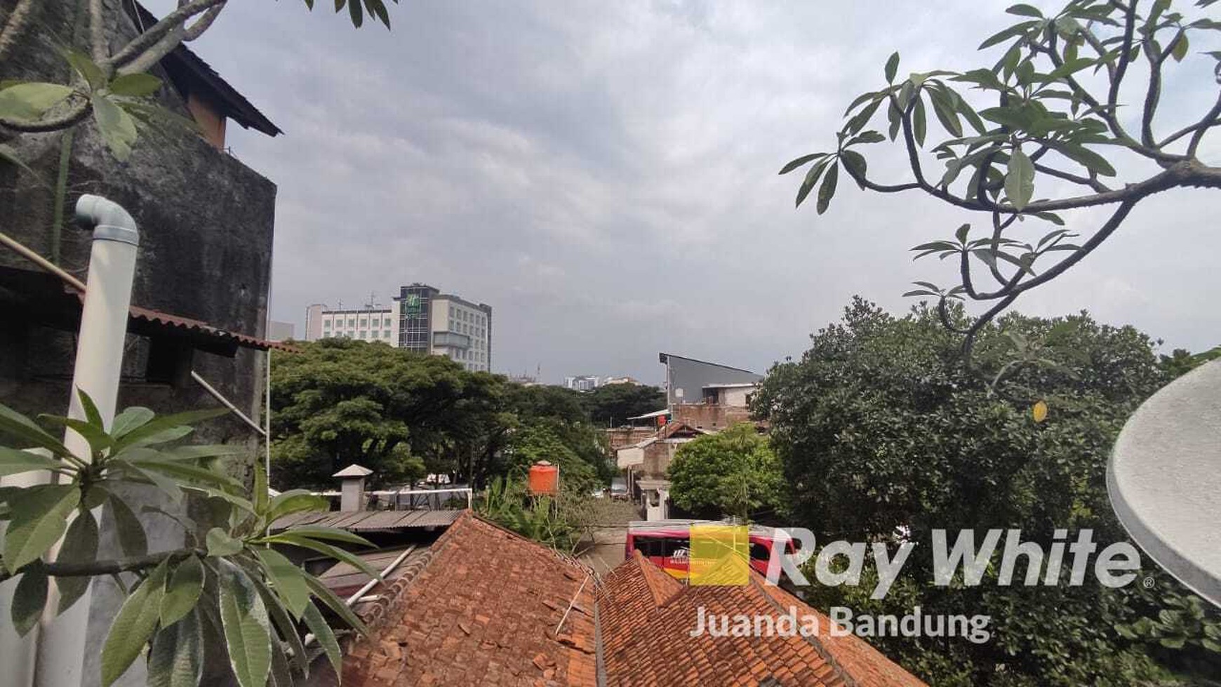 Amazing ! Rumah+Ruko Luas Berdekatan dengan Sekolah Trimulia dan RS Hermina Pasteur Cocok untuk Segala Usaha