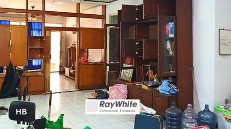  Rumah tua , area komersil, pinggir jalan ciledug raya, pesanggrahan, Jakarta Selatan