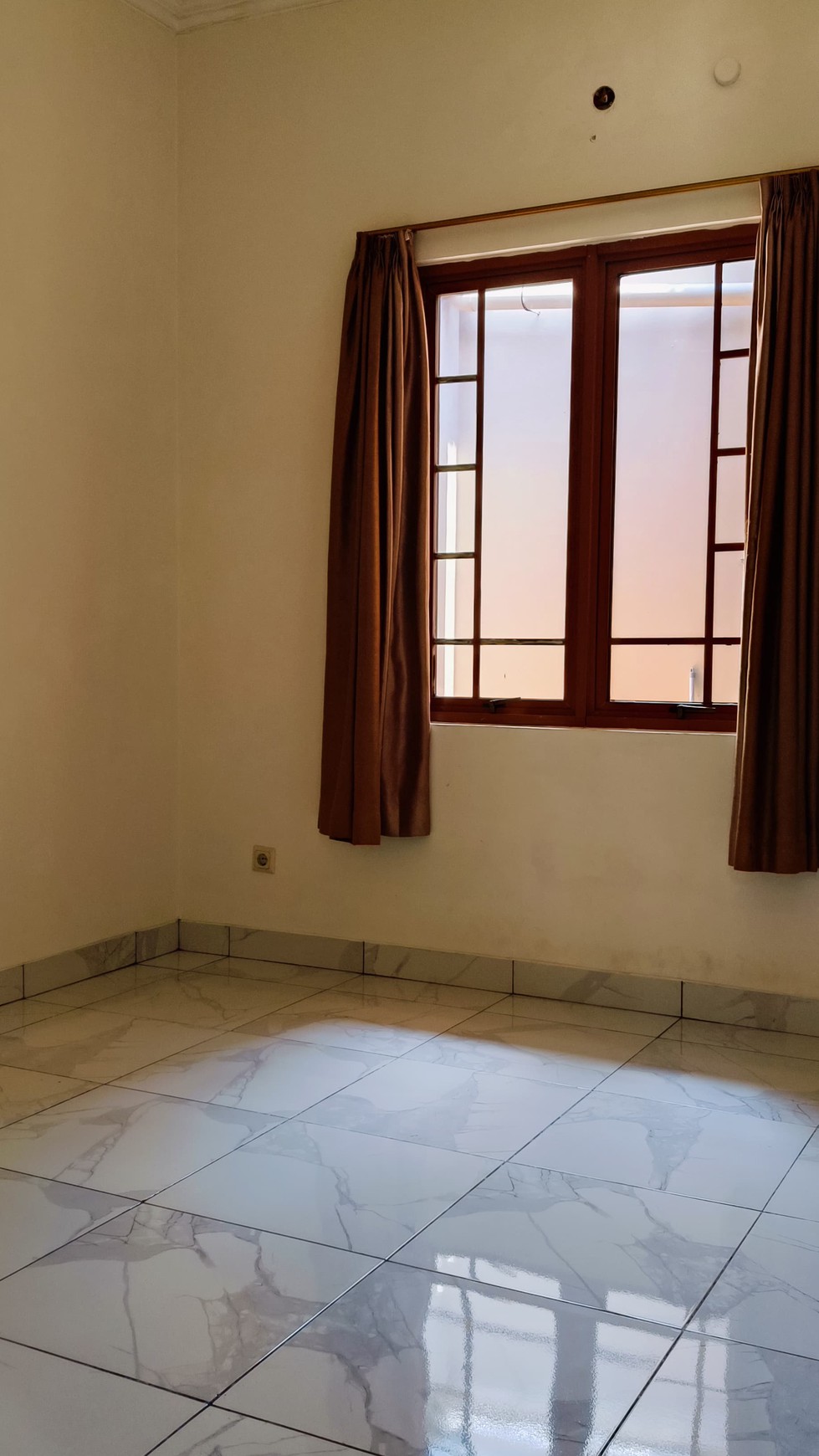 Dijual cepat ! Rumah 90m Grand Wisata ,Tambun - Bekasi