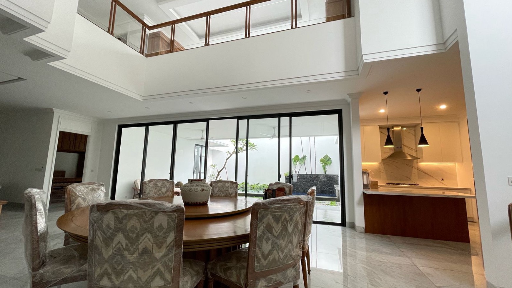 Beautiful luxury modern house at menteng, jakarta pusat