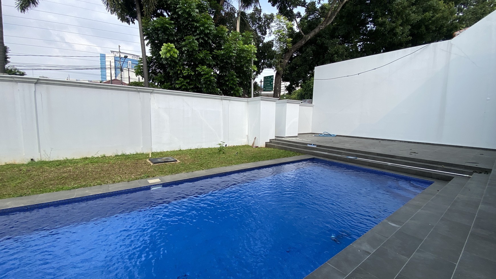 Beautiful and modern house at kebayoran baru, jakarta selatan