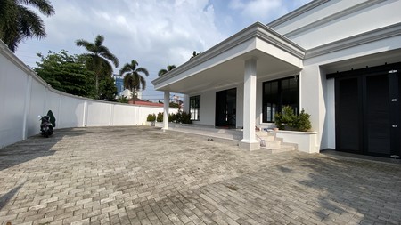 Rumah mewah dengan gaya american modern di kebayoran baru, jakarta selatan