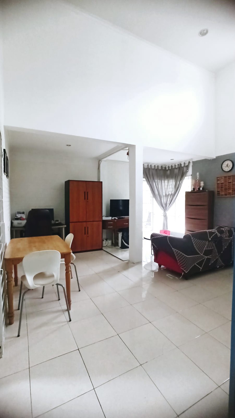 Rumah Hook Minimalis Siap Huni dengan Hunian Nyaman dan Asri @Bintaro