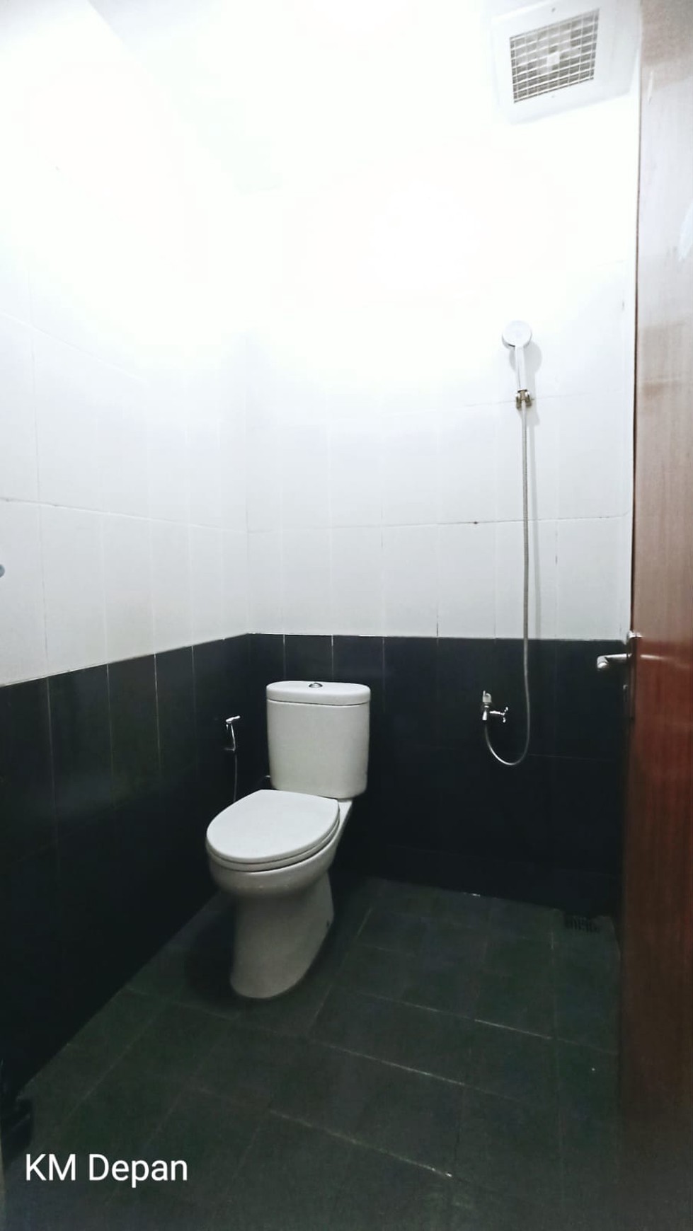 Rumah Hook Minimalis Siap Huni dengan Hunian Nyaman dan Asri @Bintaro