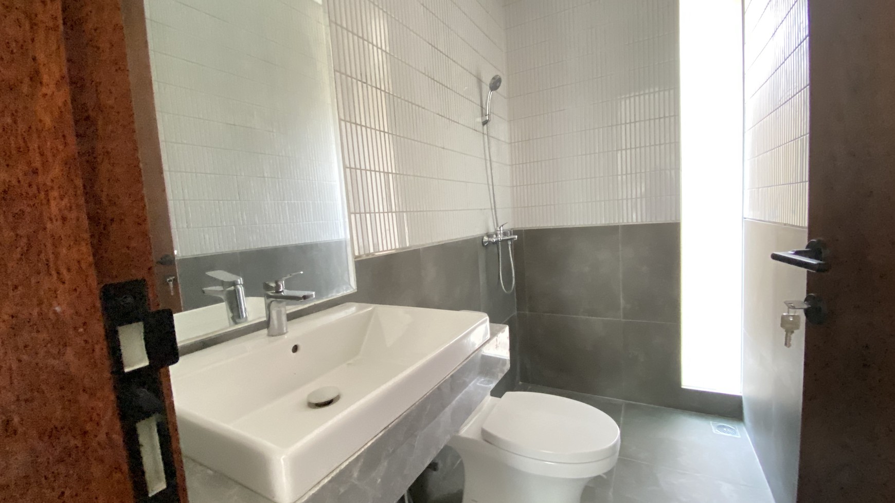 Rumah Hitung Tanah Area Cipete